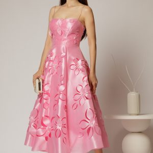 rochie-midi-fucsia-de-ocazie-cu-decupaje-florale-si-perle-1462942-1151767-4.jpeg Rochie midi fucsia de ocazie cu decupaje florale si perle