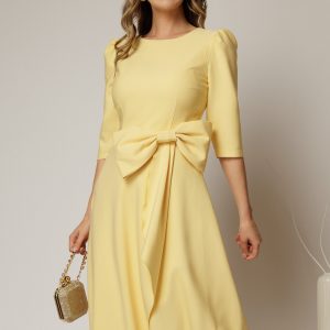 Rochie midi galbena funda ampla pe talie decolteu rotund maneci trei sferturi