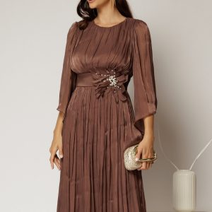 rochie-midi-maro-de-ocazie-din-voal-peliculizat-cu-perle-pe-talie-1483483-1160410-4.jpeg Rochie midi maro de ocazie din voal peliculizat cu perle pe talie