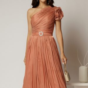 Rochie midi roz coniac din voal peliculizat cu volanase pe fusta