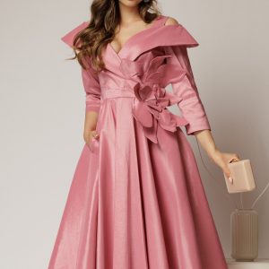 rochie-midi-roz-din-tafta-peliculizata-cu-floare-ampla-pe-talie-1471276-1154497-4.jpeg Rochie midi roz din tafta peliculizata cu floare ampla pe talie