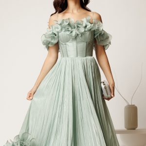 rochie-midi-verde-mint-in-clos-din-voal-satinat-cu-volanase-la-bust-si-la-baza-1411588-1129426-4.jpeg Rochie midi verde mint in clos din voal satinat cu volanase la bust si la baza