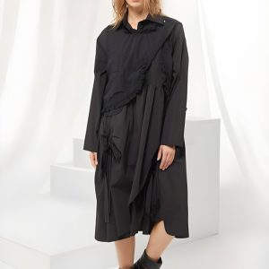 rochie-neagra-in-colturi-cu-insertie-din-voal-si-aplicatie-oblica-din-dantela-oversize-copie-433051.jpg Set rochie neagra oversize cu guler tip camasa si vesta cu volanas