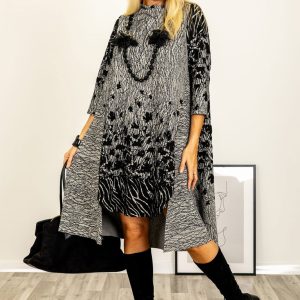 rochie-neagra-in-colturi-din-jerseu-de-bumbac-punto-milano-cu-dungute-si-piele-ecologica-copie-295017.jpg Rochie oversize gri negru cu imprimeu abstract si croi lejer