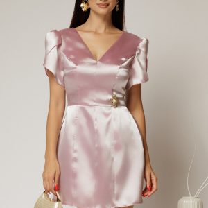 Rochie roz scurta din tafta cu accesoriu auriu in talie