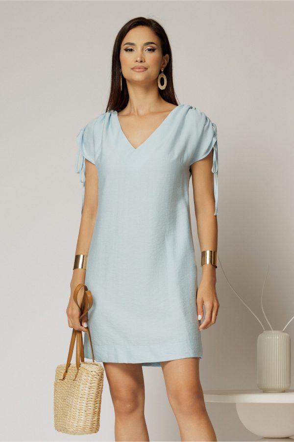 rochie-scurta-bleu-cu-croi-drept-din-rayon-cu-decolteu-in-v-si-snur-la-maneci-1479232-1157767-4.jpeg Rochie scurta bleu cu croi drept din rayon cu decolteu in V si snur la maneci