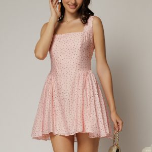 Rochie scurta roz cu buline din tencel cu snur la spate si decolteu patrat
