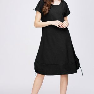 Rochie uni  A line  din in mercerizat si vascoza neagra usor creponata, cu sireturi laterale