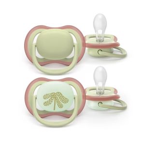 set-2-suzete-philips-avent-colectia-ultra-air-ortodontice-fara-bpa-cu-orificii-mari-de-aerisire-scade-riscul-de-malocluzie-6-18-luni-cu-model-fistic-rosu-3324354-4.jpeg Set 2 suzete, Philips Avent, Colectia Ultra Air, Ortodontice, Fara BPA, Cu orificii mari de aerisire, Scade riscul de malocluzie, 6-18 luni, Cu model, Fistic/ Rosu