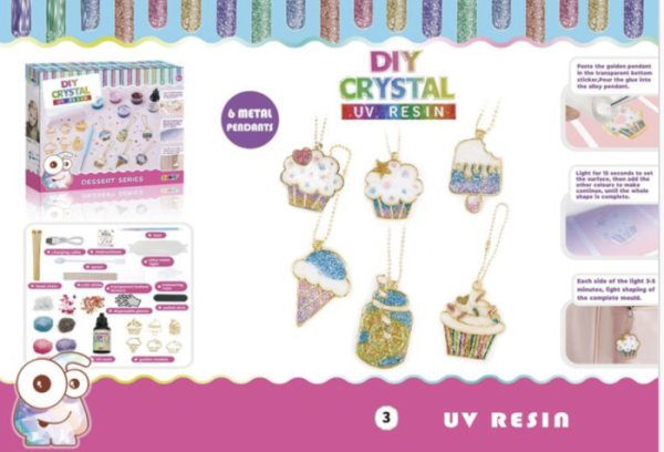 Set creativ DIY Bijuterii din Rasina UV cu tematica Desert, lampa UV si accesorii, +8 ani