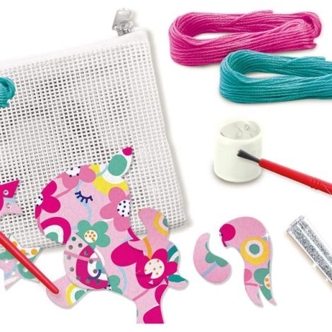 set-creativ-diy-copii-geanta-brodata-cu-unicorn-si-accesorii-1.jpg Set creativ DIY copii- Geanta brodata cu unicorn si accesorii