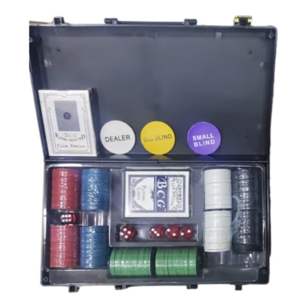 set-poker-texas-holdem-200-jetoane-2-pachete-carti-covoras-cutie-metal-copie-726471.jpg Set Poker 200 jetoane, 2 pachete carti, 4 zaruri, geamantan plastic
