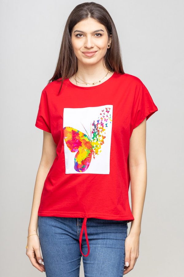 Tricou rosu cu snur si panou fluture stilizat