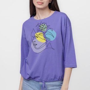 Tricou uni cu maneca 3 4 din tricot de bumbac cu snur la baza, mov lavanda cu imprimeu chip stilizat