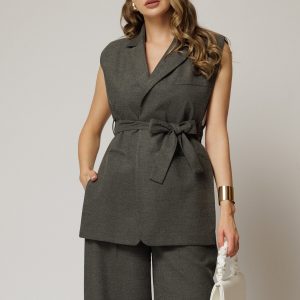 Vesta gri deschis casual office cu croi cambrat si cordon in talie